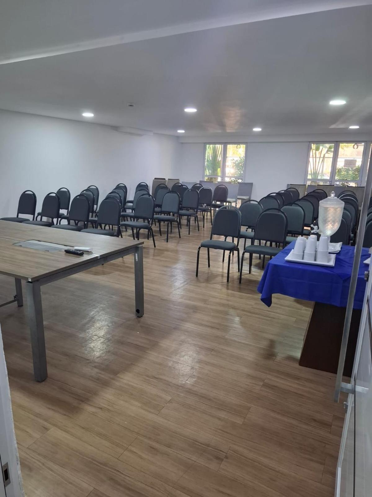 Ath - Americas Townhouse Hotel 3*